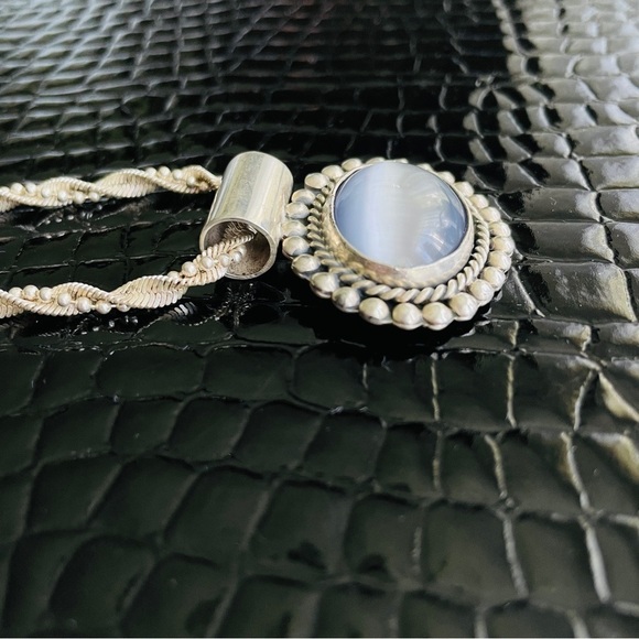 Grey Cat’s Eye Chrysoberyl Vintage Sterling Silver Dotted Pendant Chain … - Picture 6 of 8